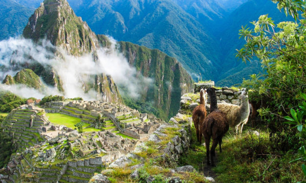 Katacha Díaz – Machu Picchu Beckons